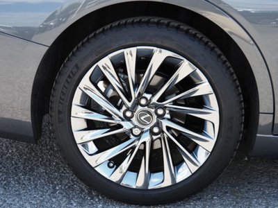 2024 Lexus ES thumbnail 19