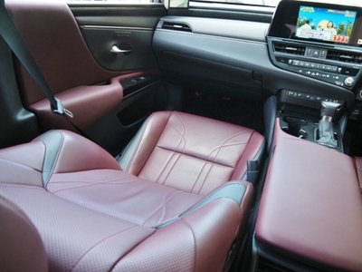 2024 Lexus ES thumbnail 65