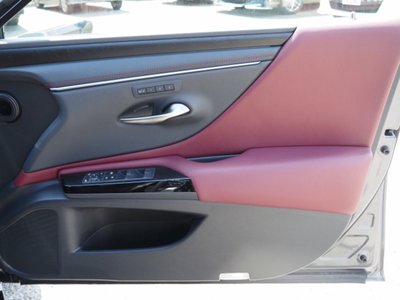 2024 Lexus ES thumbnail 64