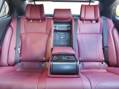 2024 Lexus ES thumbnail 29