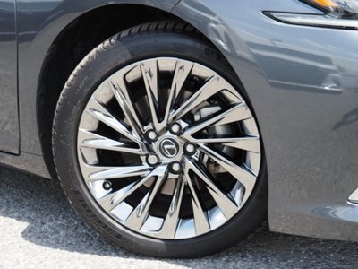 2024 Lexus ES photo 16