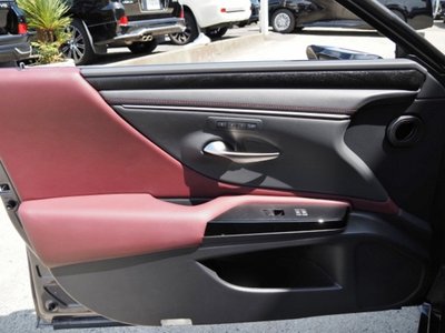 2024 Lexus ES thumbnail 63