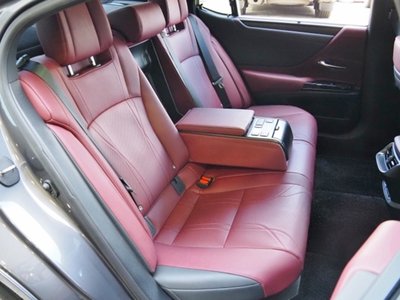 2024 Lexus ES thumbnail 31