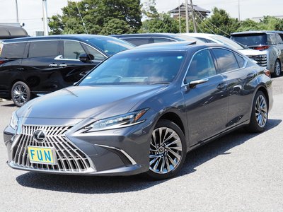 2024 Lexus ES photo 4