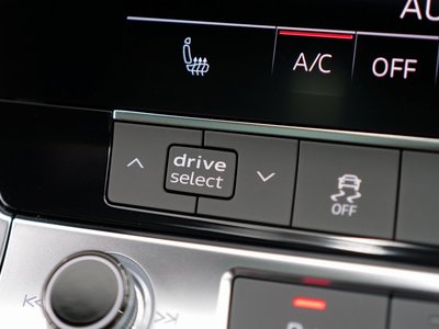 صورة مصغرة 59 لـ 2025 AUDI S6