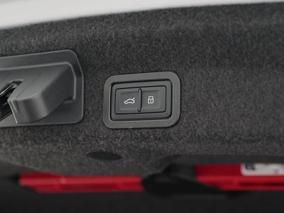 صورة مصغرة 104 لـ 2025 AUDI S6