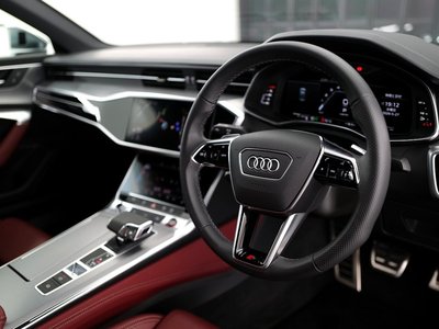 صورة مصغرة 6 لـ 2025 AUDI S6