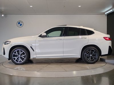 2023 BMW X4 thumbnail 23