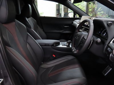 صورة 54 لـ 2024 Lexus UX