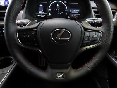 صورة 62 لـ 2024 Lexus UX