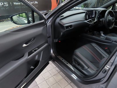 صورة 47 لـ 2024 Lexus UX