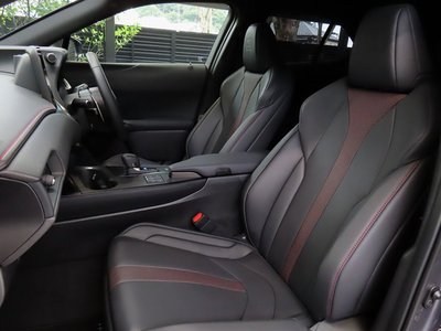 صورة 49 لـ 2024 Lexus UX