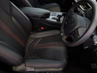 صورة 57 لـ 2024 Lexus UX