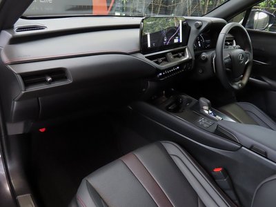 صورة 48 لـ 2024 Lexus UX