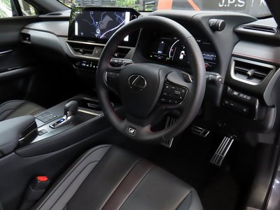 صورة 55 لـ 2024 Lexus UX