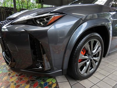 صورة 35 لـ 2024 Lexus UX