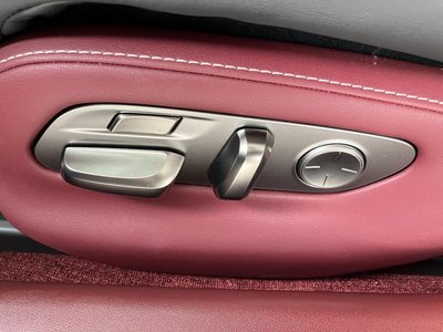 صورة 24 لـ 2021 Lexus LS