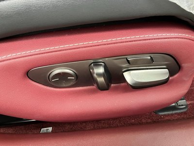 صورة 22 لـ 2021 Lexus LS