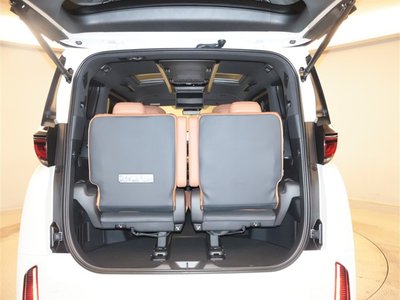 صورة 33 لـ 2024 Toyota VELLFIRE