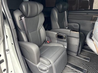 صورة 24 لـ 2025 Toyota ALPHARD