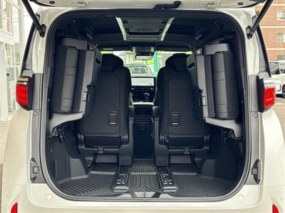 صورة 38 لـ 2025 Toyota ALPHARD