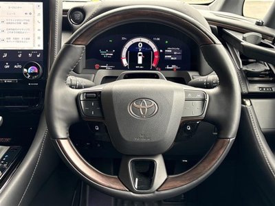 صورة 9 لـ 2025 Toyota ALPHARD