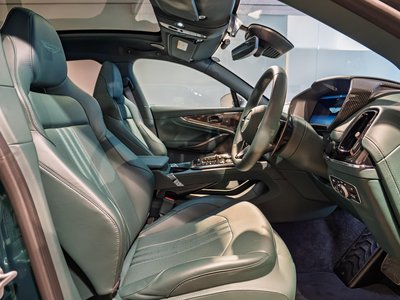 2026 Aston Martin DBX 照片 16