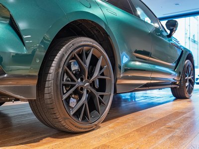 2026 Aston Martin DBX 照片 11
