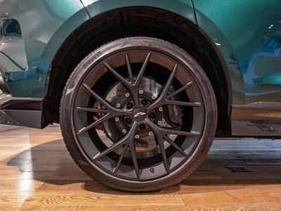2026 Aston Martin DBX 照片 12