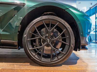 2026 Aston Martin DBX 照片 13