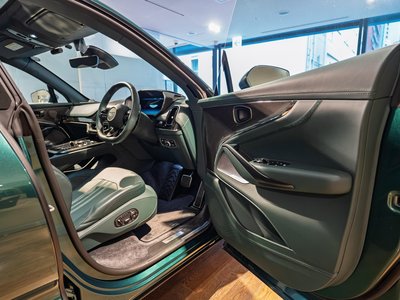 2026 Aston Martin DBX 照片 15