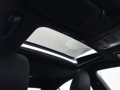 2021 Lexus IS photo 13