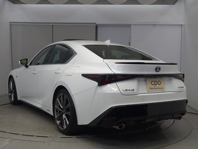 2021 Lexus IS thumbnail 17