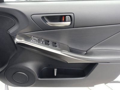 2021 Lexus IS photo 12