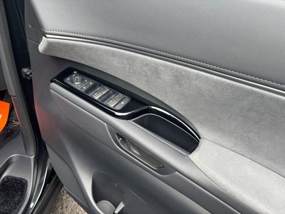 2024 Lexus LM photo 28