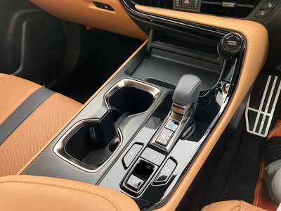 2025 Lexus NX thumbnail 28