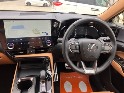 2025 Lexus NX thumbnail 17
