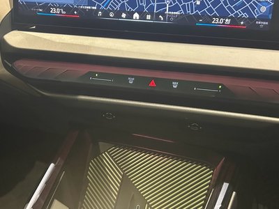 2025 BMW X3 — миниатюра 92