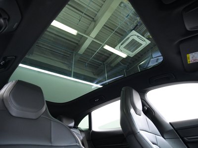 2024 Porsche TAYCAN photo 5