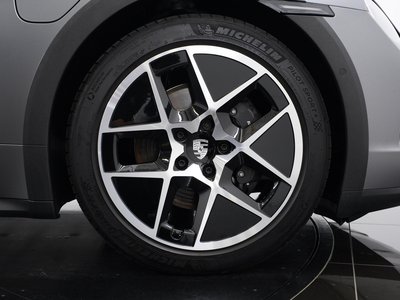 2024 Porsche TAYCAN photo 12