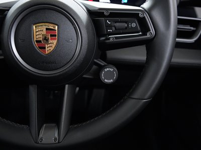 2024 Porsche TAYCAN thumbnail 34