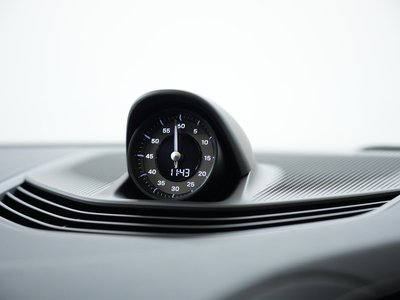 2024 Porsche TAYCAN photo 7