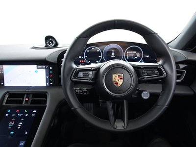 2024 Porsche TAYCAN thumbnail 32