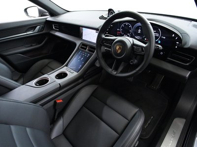 2024 Porsche TAYCAN thumbnail 25
