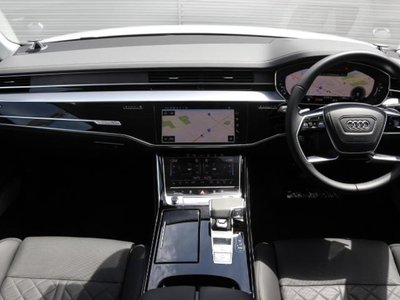 2025 AUDI A8 photo 4