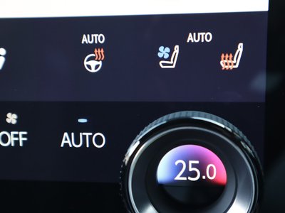 2025 Lexus GX — миниатюра 30