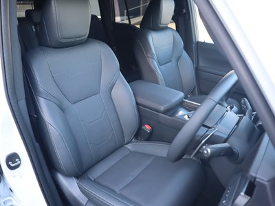 2025 Lexus GX — миниатюра 42