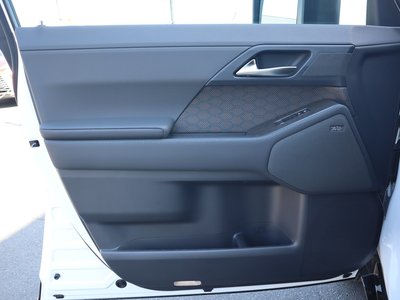 2025 Lexus GX — миниатюра 56