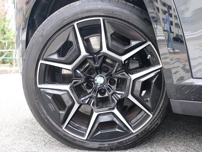 صورة 15 لـ 2023 BMW XM