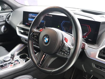 صورة 30 لـ 2023 BMW XM